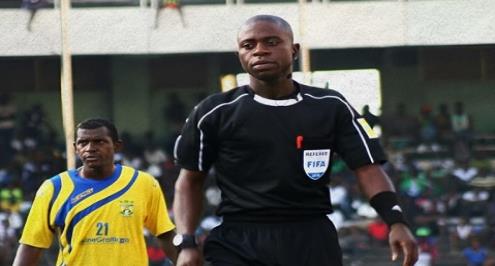 طاقم تحكيم نيجيري لمباراة بلاك بولز والمصري في الكونفدرالية